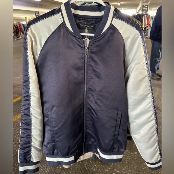 Bagatelle bomber - Picture 1 of 2